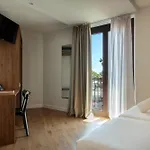 Guest house Som Nit Port Vell