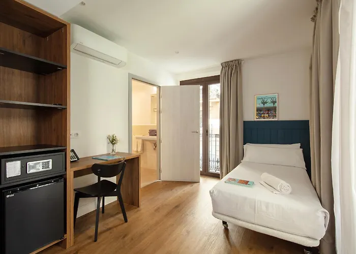 Guest house Som Nit Port Vell 4*