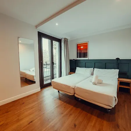 Som Nit Port Vell Гостевой дом 4*