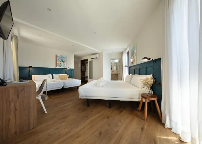 Guest house Som Nit Port Vell 4*