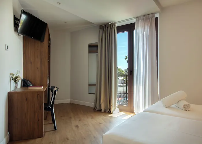 Guest house Som Nit Port Vell