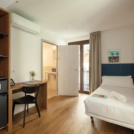 招待所 Som Nit Port Vell 4*