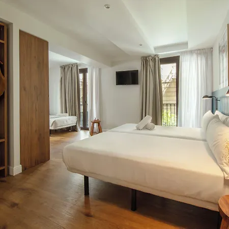 Som Nit Port Vell 招待所